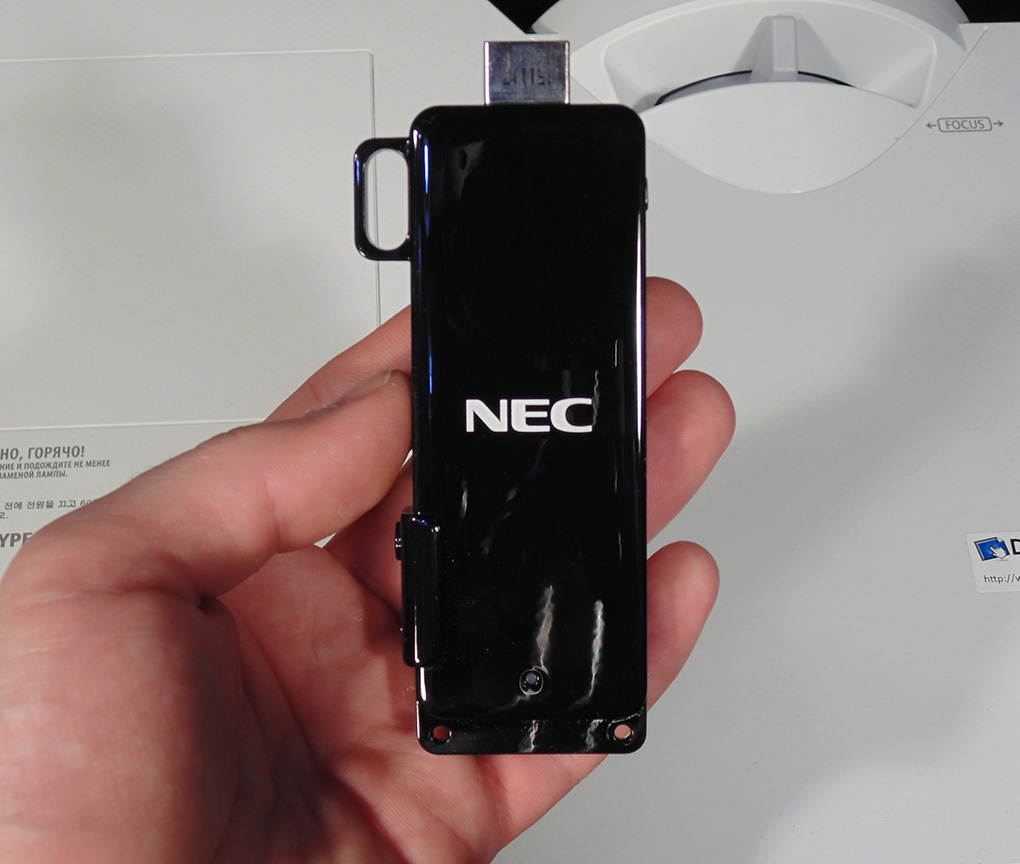 NEC MultiPresenter Stick (MP10RX1) первые впечатления / Обзоры и