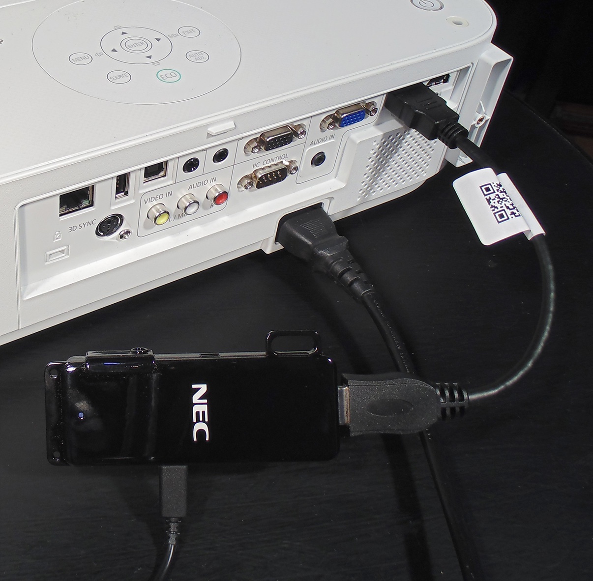 NEC MultiPresenter Stick (MP10RX1) первые впечатления / Обзоры и